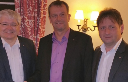 v.l.n.r. Präsident Wolfgang Schinagl, Robert Eichenauer, Pate Gerald Ebner